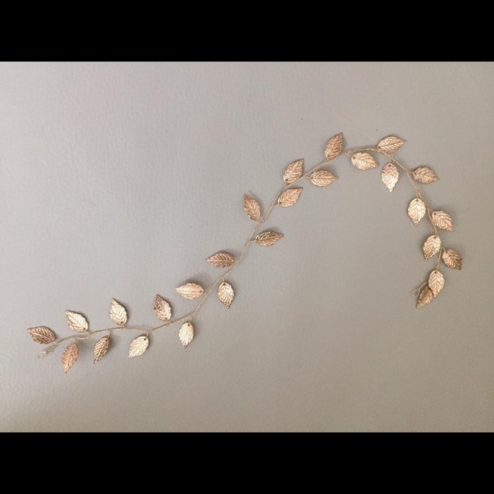 Bridal hair gold vine leaves